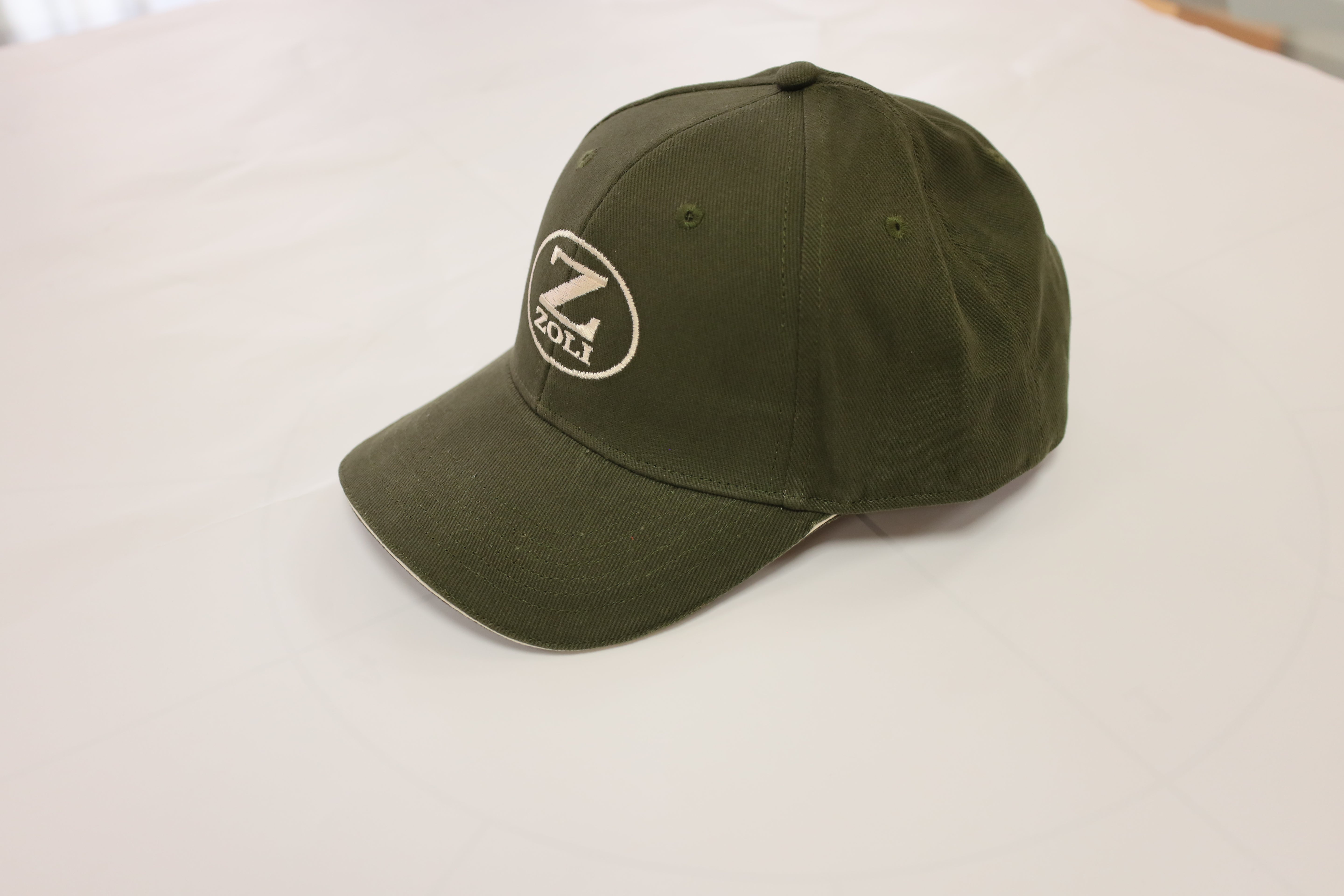 Zoli Hat